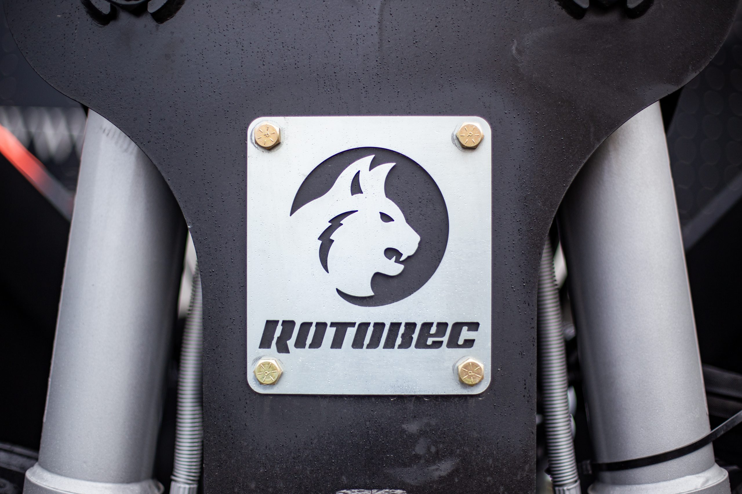 High-quality steel and component grapple with the Rotobec logo.